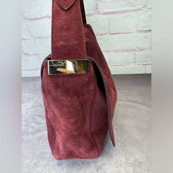 Gucci Rare Suede Flap Burgundy G Logo Bag - Picture 5 of 16
